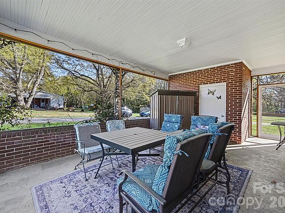 5th image of 2008 Kings Rd