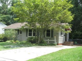 1305 Gracewood Dr, Greensboro, NC 27408