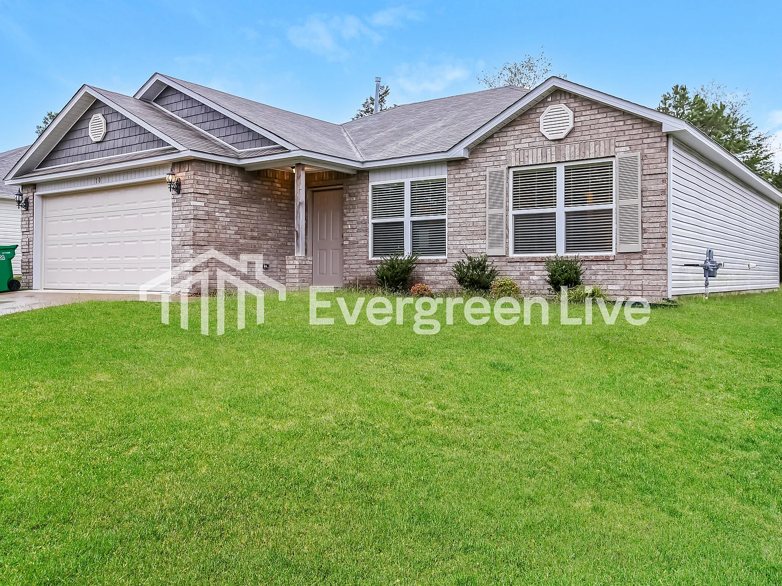 3 bed, 2.0 bath, 1288 sqft, $1,495 — Photo 2