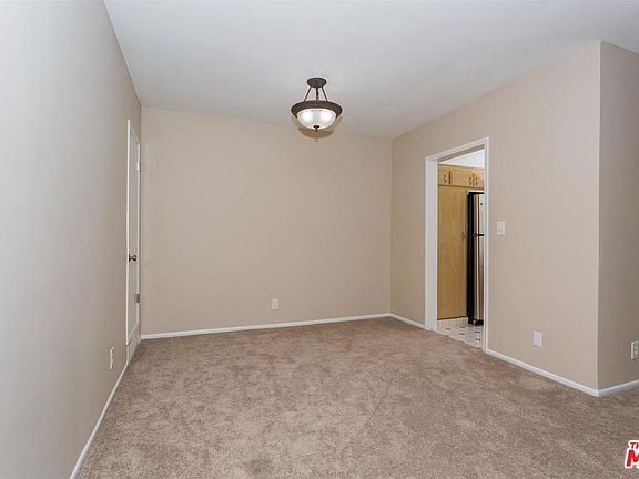 5th image of 289 S Barrington Ave #A106