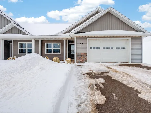 69 E Royalty Rd, Charlottetown, PE C1E 3E7