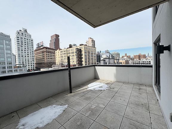 3rd image of 260 Gold St #717G