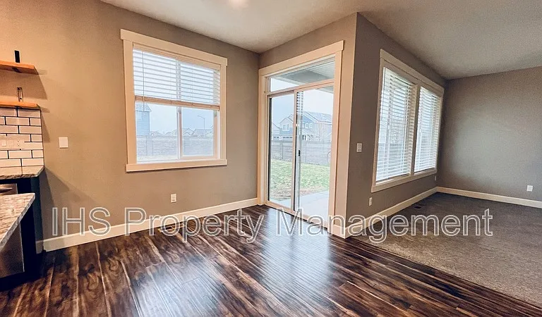 9801 Silverbright Dr — Photo 9