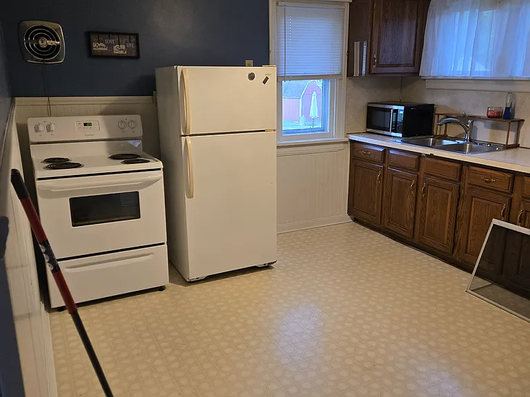 1875 Poplar Rd — Photo 17