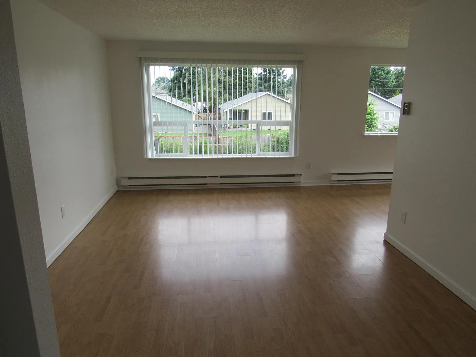 2 bed, 900 sqft, $1,695 — Photo 3