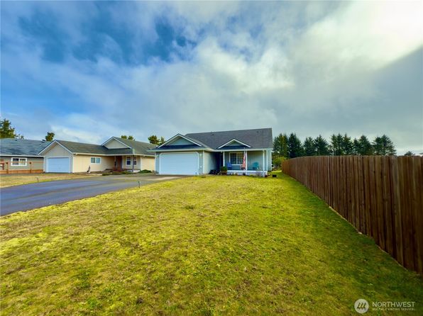 338 Wildwood Avenue SE, Ocean Shores, WA 98569