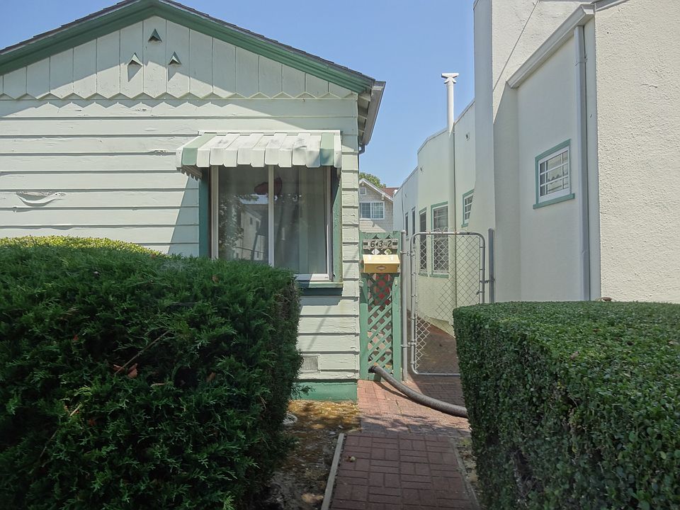 1st image of 632 Green Ave