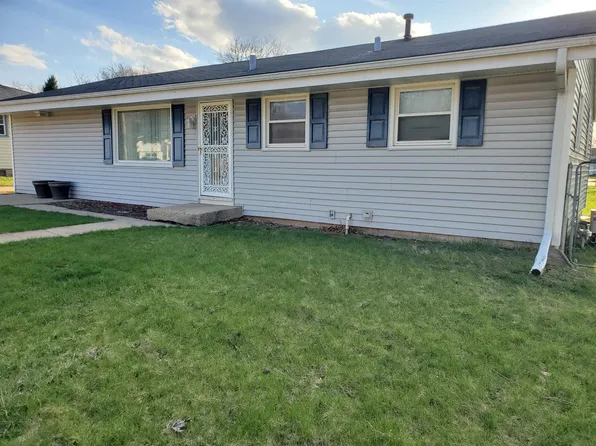 524 Chisholm Trl, Rockford, IL 61101