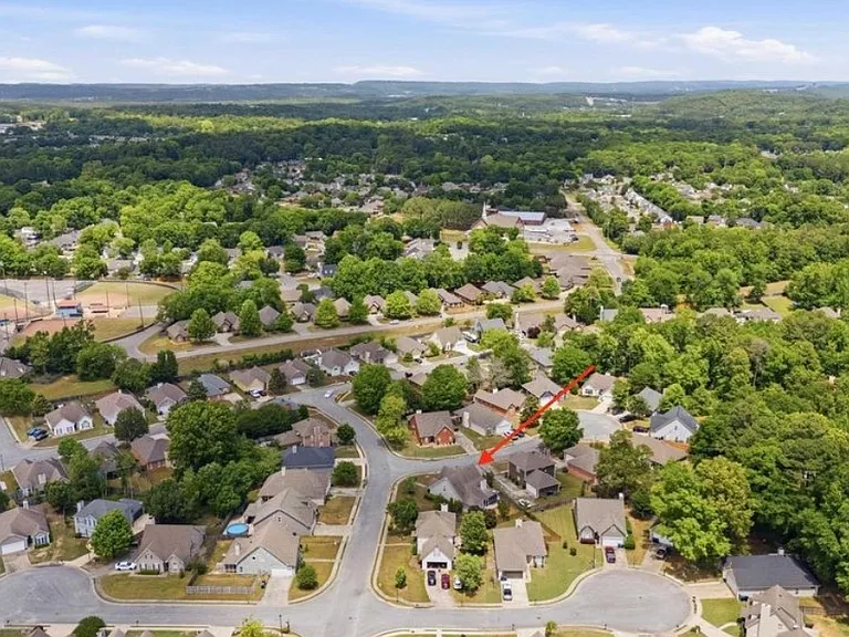 2300 Amberley Woods Trce — Photo 33