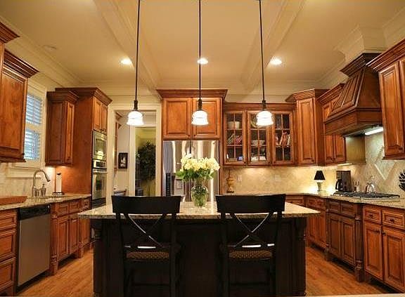 5th image of 325 Angelica Way