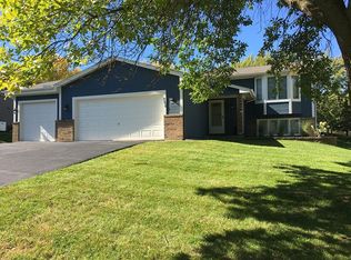 7270 Conestoga Ct, Chanhassen, MN 55317