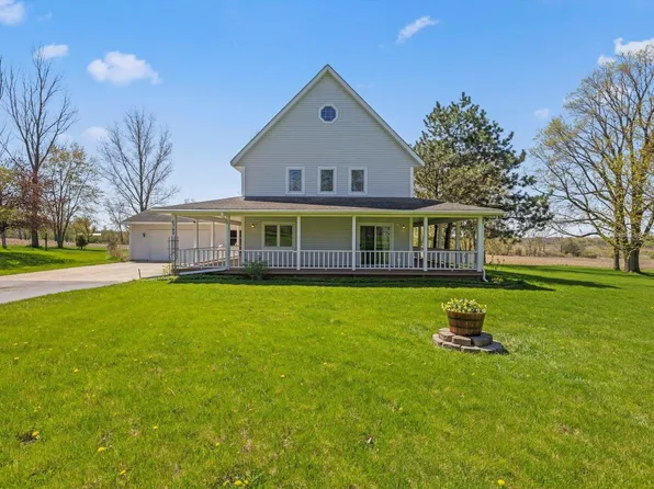 N6749 Peck Station Rd, Elkhorn, WI 53121