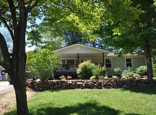 115 Rolling Hills Dr, Franklin, NC 28734