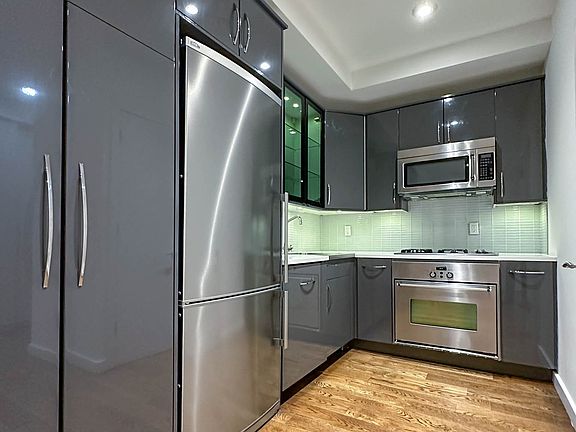 3rd image of 210 E 35th St APT 2