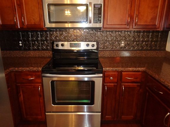 4th image of 571 Cedar Valley Dr