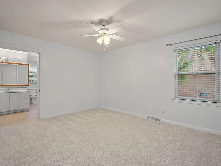 4713 Walden Ct — Photo 25