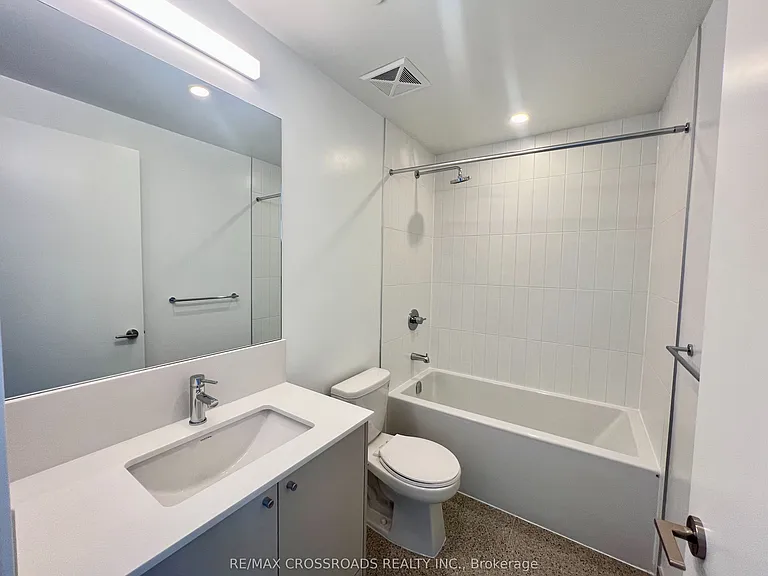 10 Oak St #523 — Photo 20