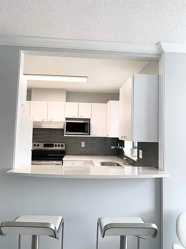 8180 Granville Ave #305 — Photo 7