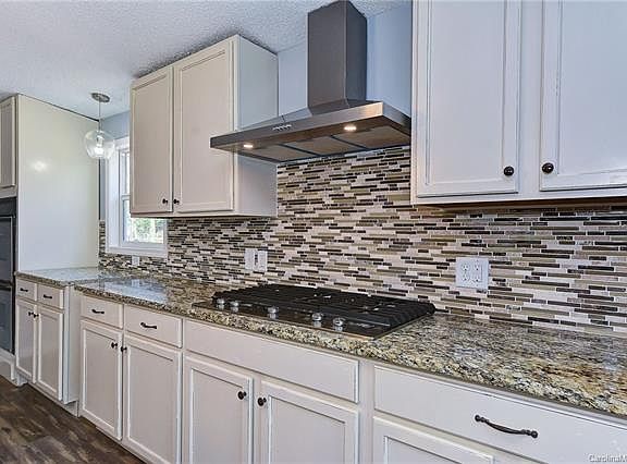 3rd image of 4218 Scott Ln