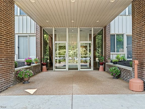 2nd image of 3064 Kent Rd APT 101
