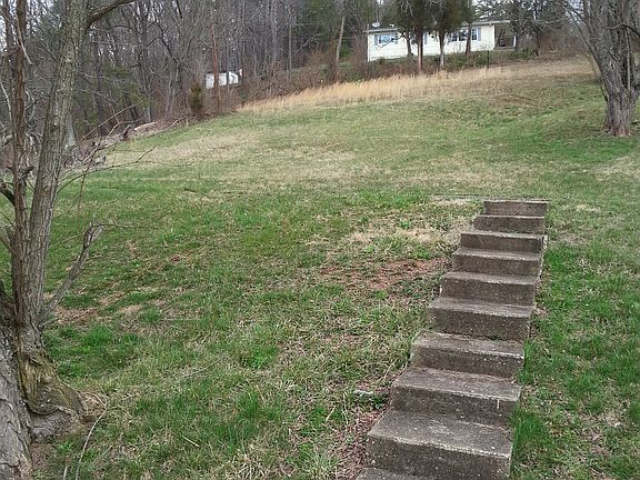 2nd image of 5020 Big Tyler Road