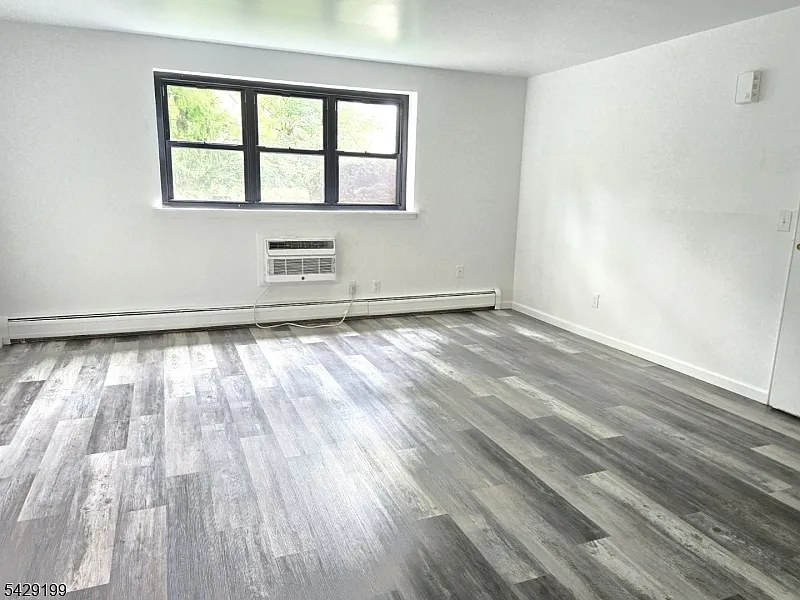 1 bed, 1.0 bath, $1,595 — Photo 4