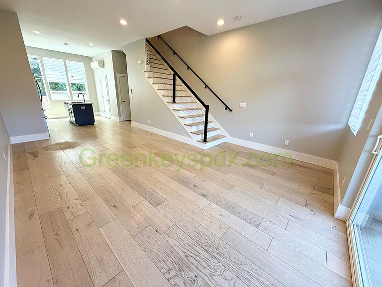 6064 NE 42nd Ave — Photo 6