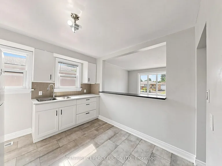 25 Kenwood Cres — Photo 10