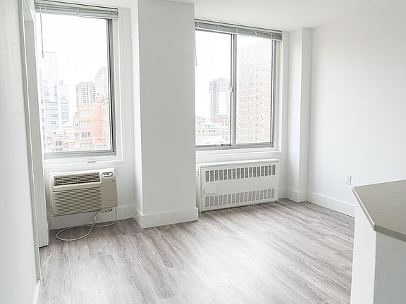 3rd image of 470 2nd Ave APT 18D