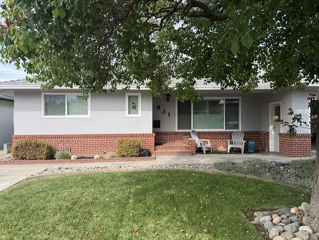 3 bed, 1420 sqft, $2,495 — Photo 1