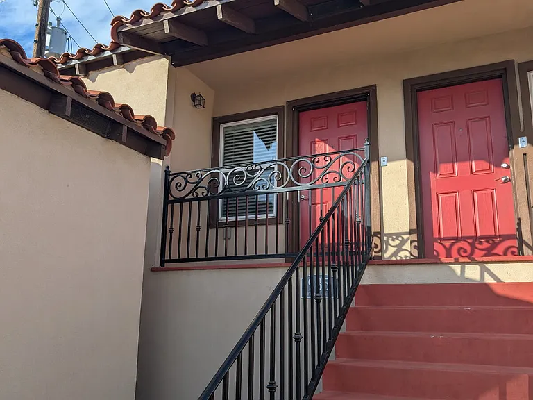 935 E Divisadero St — Photo 16