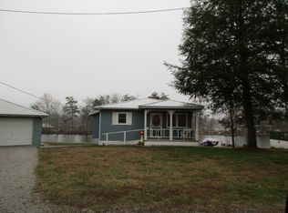 209 Holiday Ln, Sparta, TN 38583