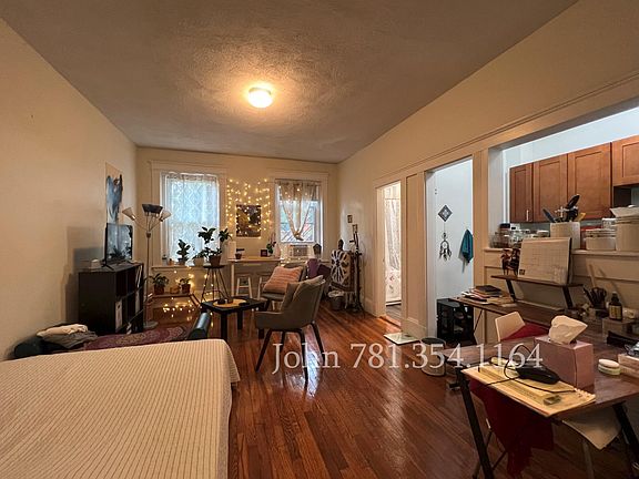 2nd image of 1334 Commonwealth Ave #18AA