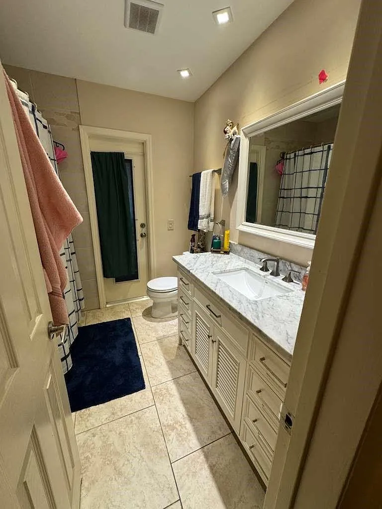 1 bed, 1.0 bath, 2767 sqft, $1,100 — Photo 2