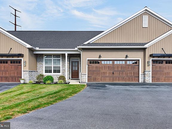 3rd image of 766 Aurora Dr