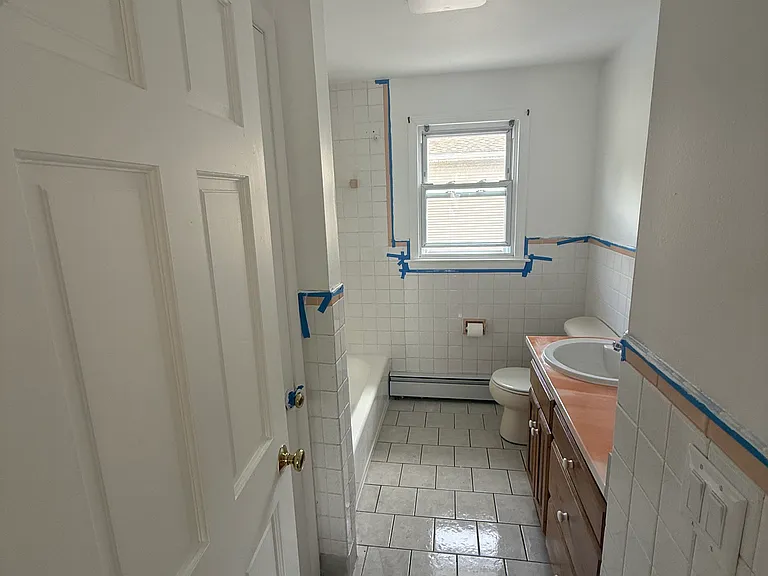 160 Hull St — Photo 3