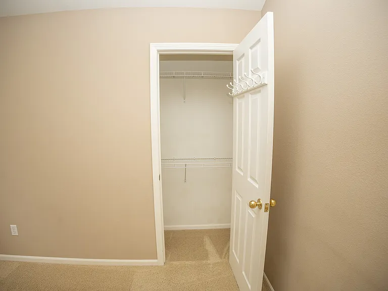 3725 Oxford Rd — Photo 19
