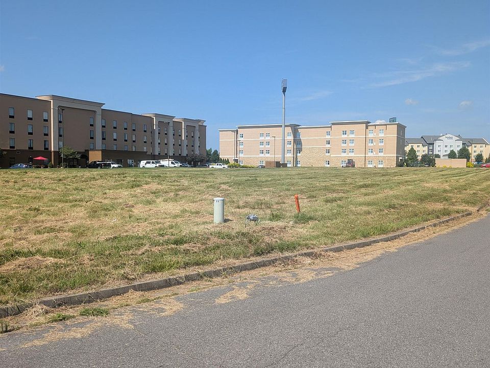 1st image of 3985 Coleman Crossing Cir