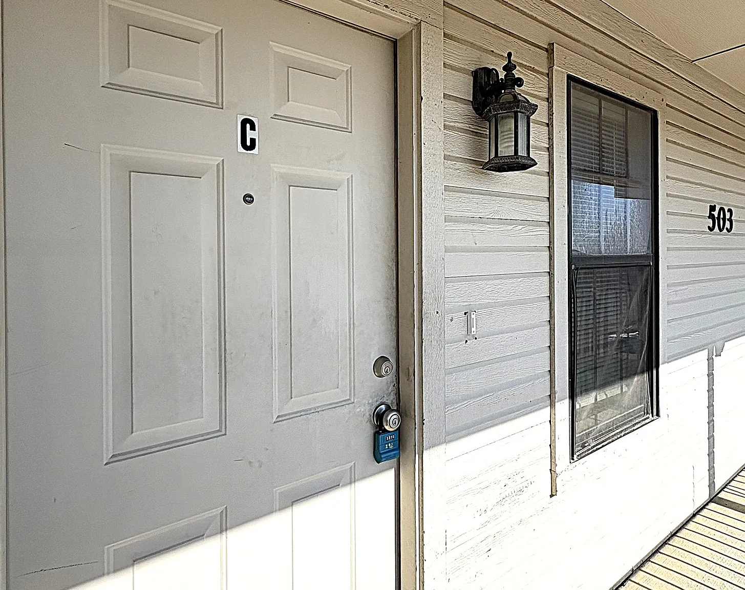 2 bed, 860 sqft, $699 — Photo 2