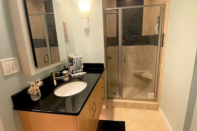 675 Powell St #4 — Photo 13