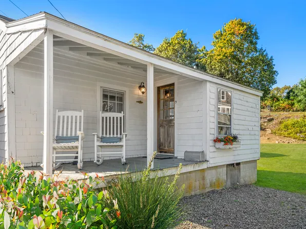9 Gingerbread Hl, Marblehead, MA 01945