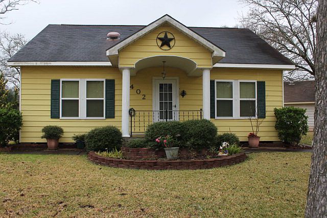 1st image of 402 Goliad St #821