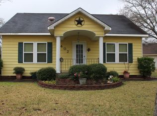 402 Goliad St #821, Clute, TX 77531
