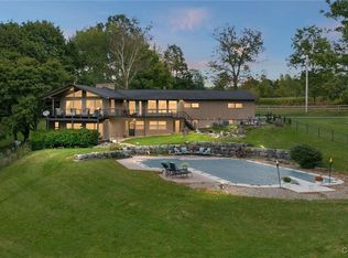 6021 Commane Rd, La Fayette, NY 13084