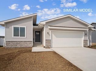 581 NW Crystal Creek Ln, Grimes, IA 50111