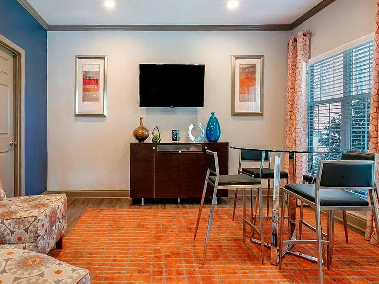 Deep River Pointe Apartments — Photo 20