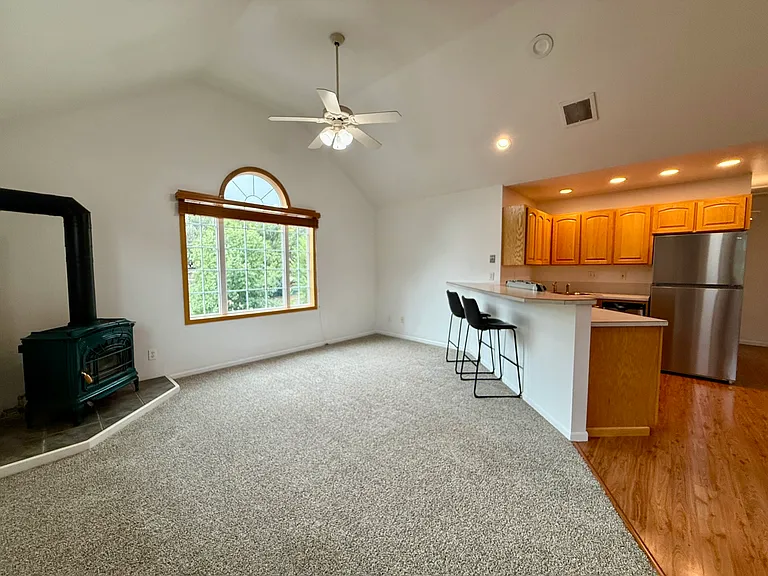 415 Mason Ct #2B — Photo 5