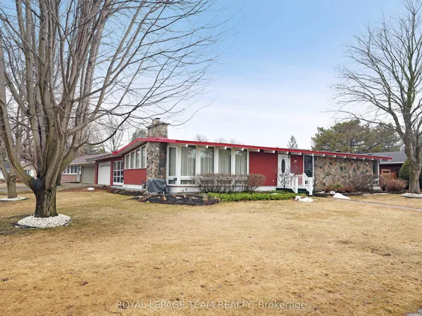 26 Nanaimo Dr, Ottawa, ON K2H 6X7