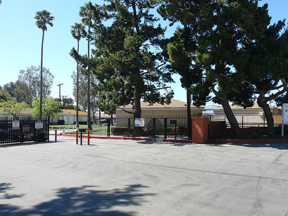 Building Photo 4