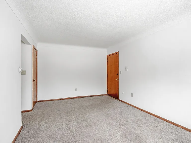 233 Buron Ln — Photo 4